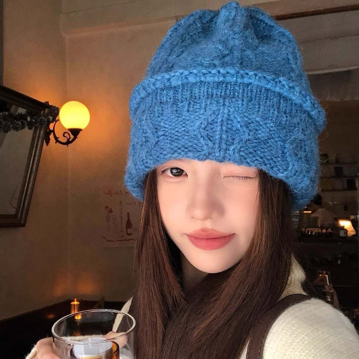 Crèmekleurige kabelgebreide be - Beanie Cuffed Knit recensie en prijs